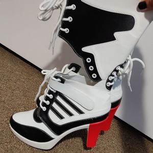 Size 8 Harley Quinn suicide squad boots